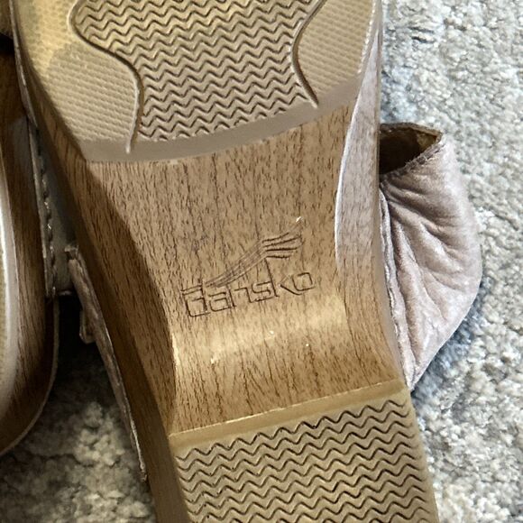 Dansko Sophie Sandals Womens 40 Taupe Buckle Wedge Heels Slip On US 10 10.5 - Picture 10 of 10